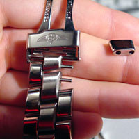 The Breitling Fighter bracelet
